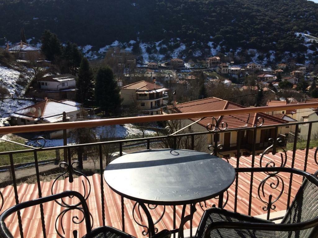 Guest House Fanaras Калаврита Экстерьер фото